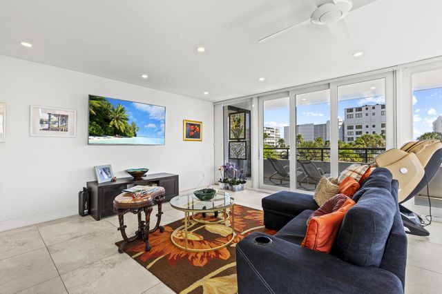 3589 S Ocean Boulevard 306, South Palm Beach, FL 33480