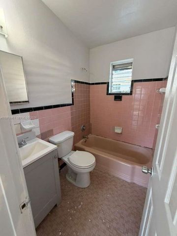 132 NE 70th St Back, Miami, FL 33138