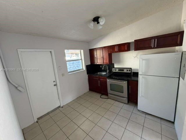 132 NE 70th St Back, Miami, FL 33138