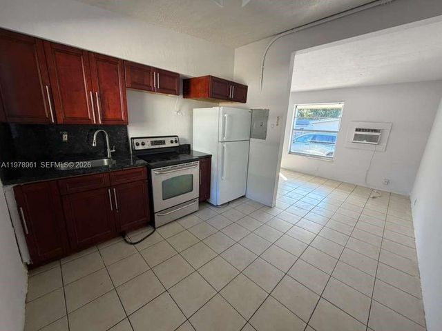 132 NE 70th St Back, Miami, FL 33138