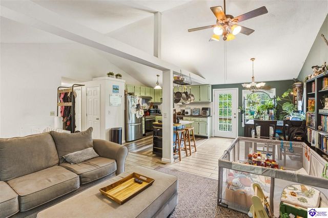 957 Wildflower Ridge Road, Brandenburg, KY 40108