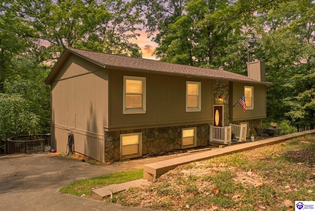 957 Wildflower Ridge Road, Brandenburg, KY 40108