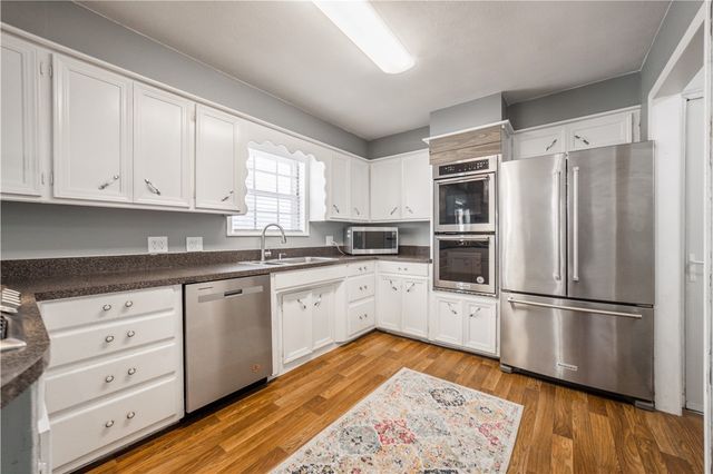 3407 Ridge Road, Siloam Springs, AR 72761