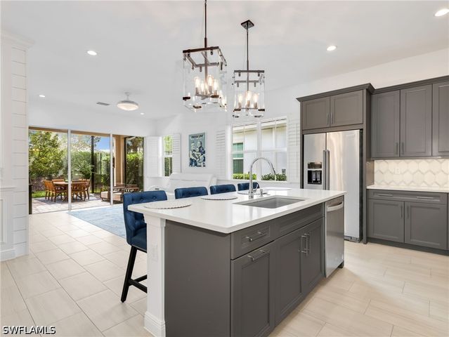 9052 Saint Lucia DR, Naples, FL 34114
