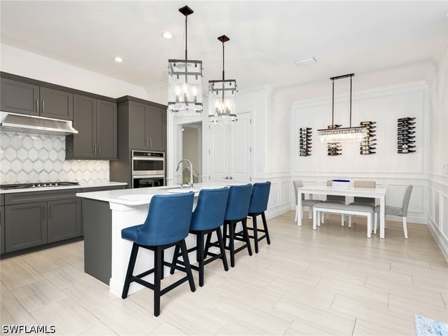 9052 Saint Lucia DR, Naples, FL 34114