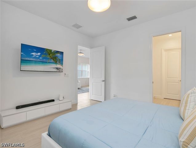 9052 Saint Lucia DR, Naples, FL 34114