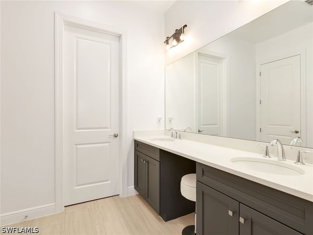 9052 Saint Lucia DR, Naples, FL 34114