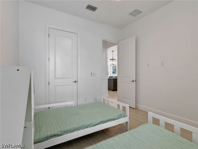 9052 Saint Lucia DR, Naples, FL 34114