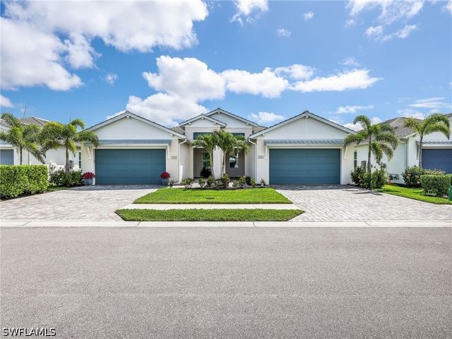 9052 Saint Lucia DR, Naples, FL 34114