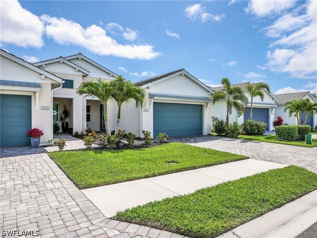 9052 Saint Lucia DR, Naples, FL 34114