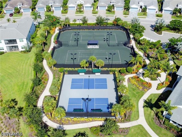 9052 Saint Lucia DR, Naples, FL 34114