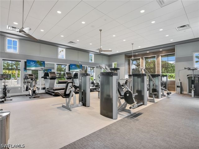 9052 Saint Lucia DR, Naples, FL 34114