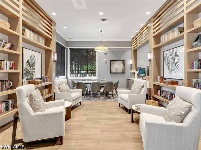 9052 Saint Lucia DR, Naples, FL 34114