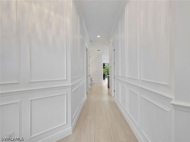 9052 Saint Lucia DR, Naples, FL 34114