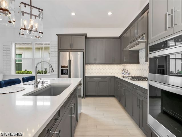 9052 Saint Lucia DR, Naples, FL 34114