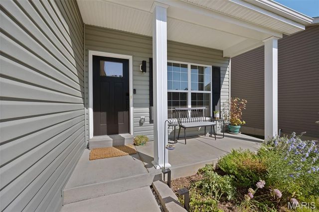 1195 Winding Bluffs Way, Fenton, MO 63026