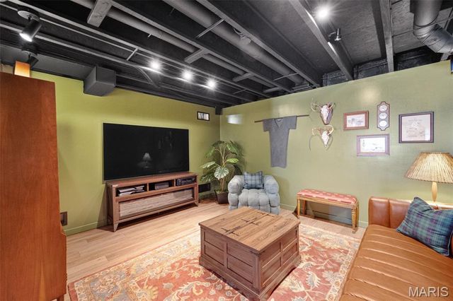 1195 Winding Bluffs Way, Fenton, MO 63026