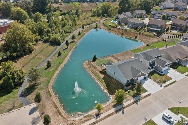 1195 Winding Bluffs Way, Fenton, MO 63026