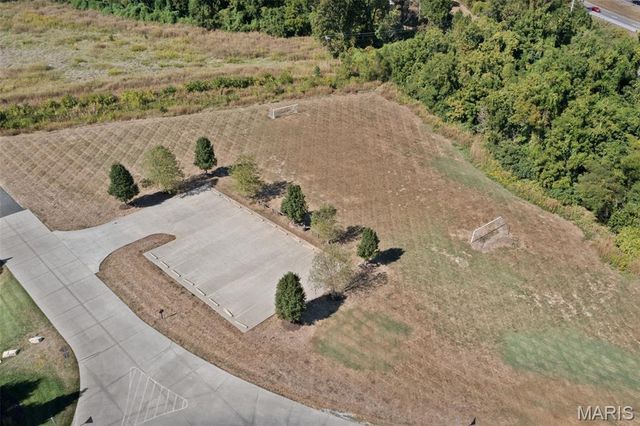 1195 Winding Bluffs Way, Fenton, MO 63026