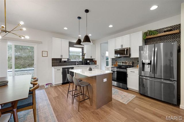1195 Winding Bluffs Way, Fenton, MO 63026