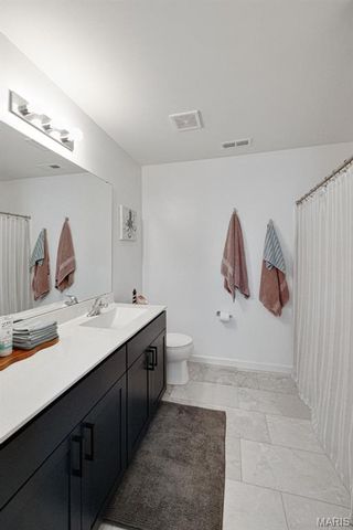 1195 Winding Bluffs Way, Fenton, MO 63026