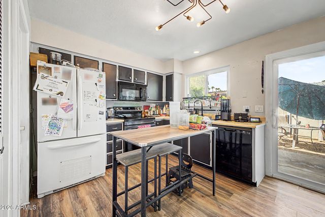 1041 E LODGE Drive, Tempe, AZ 85283
