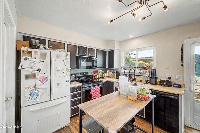 1041 E LODGE Drive, Tempe, AZ 85283