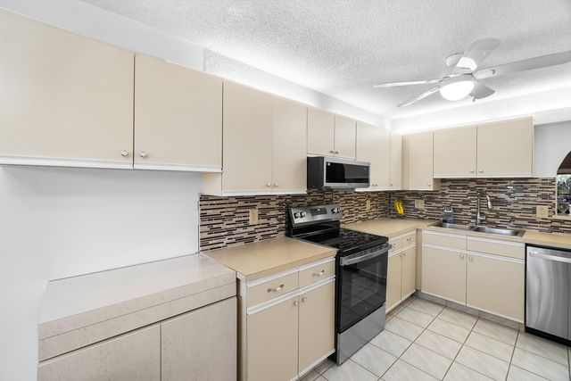 10110 Cedar Point Boulevard 305, Boynton Beach, FL 33437