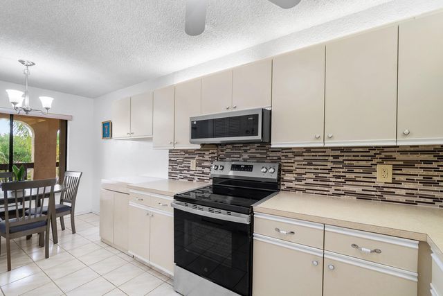 10110 Cedar Point Boulevard 305, Boynton Beach, FL 33437