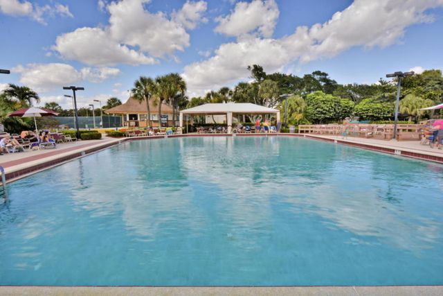 10110 Cedar Point Boulevard 305, Boynton Beach, FL 33437