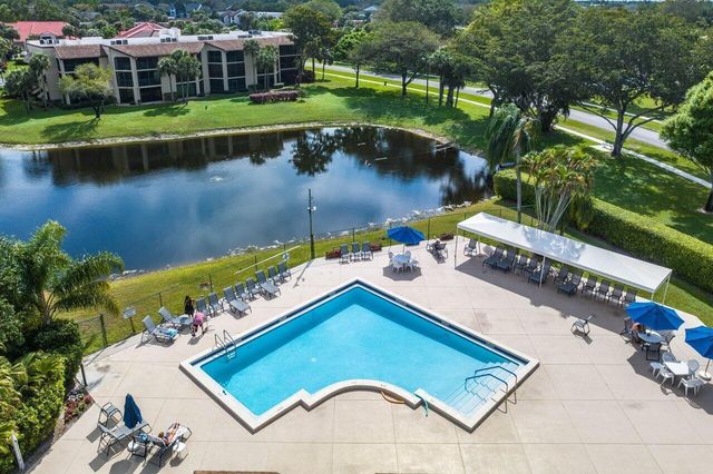 10110 Cedar Point Boulevard 305, Boynton Beach, FL 33437