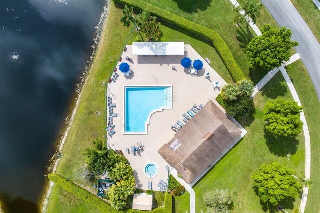 10110 Cedar Point Boulevard 305, Boynton Beach, FL 33437