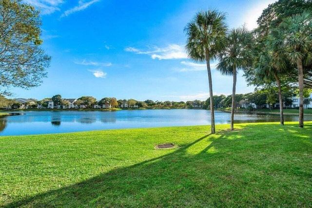 10110 Cedar Point Boulevard 305, Boynton Beach, FL 33437