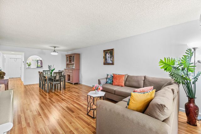 10110 Cedar Point Boulevard 305, Boynton Beach, FL 33437