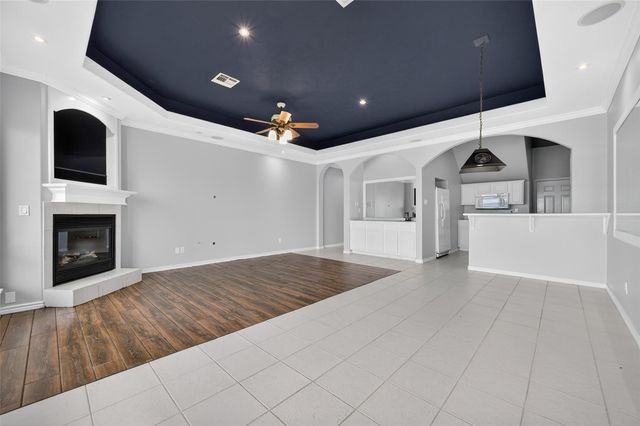 16 Regency Point, Conroe, TX 77356