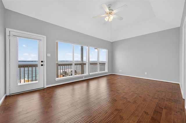 16 Regency Point, Conroe, TX 77356