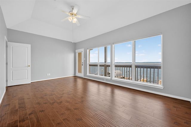 16 Regency Point, Conroe, TX 77356