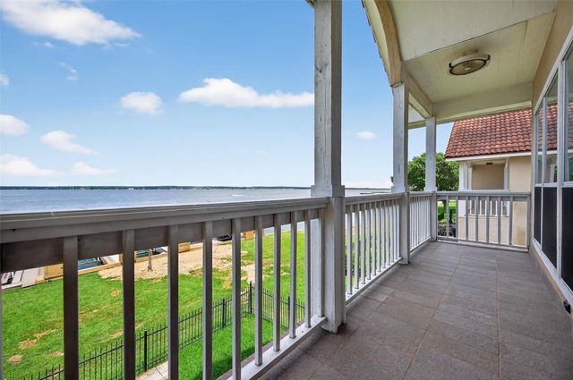 16 Regency Point, Conroe, TX 77356