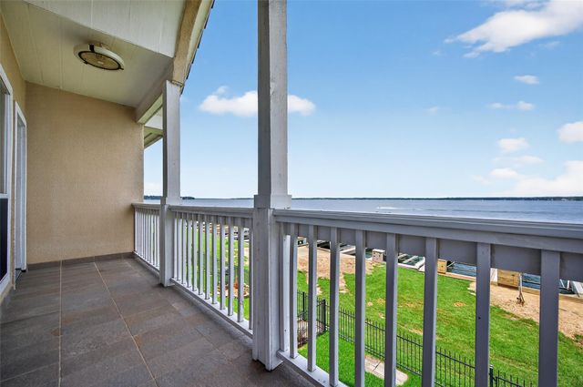 16 Regency Point, Conroe, TX 77356