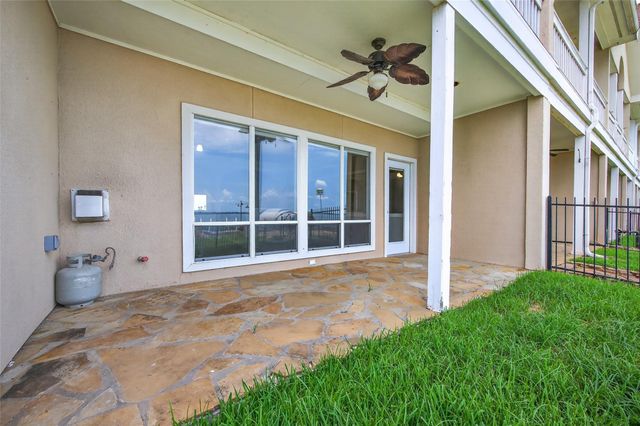 16 Regency Point, Conroe, TX 77356