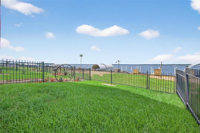 16 Regency Point, Conroe, TX 77356