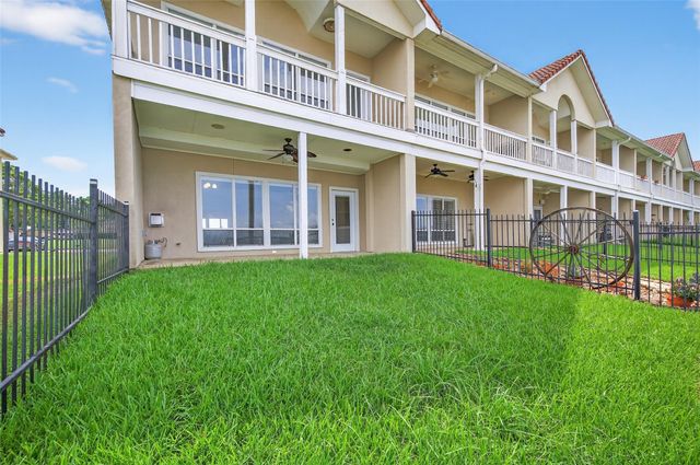 16 Regency Point, Conroe, TX 77356