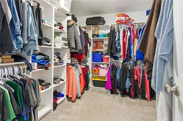 14223 Amanda Lane, Basehor, KS 66007