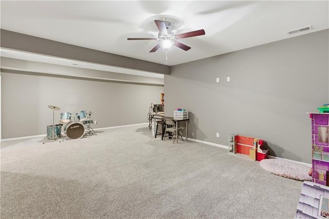 14223 Amanda Lane, Basehor, KS 66007