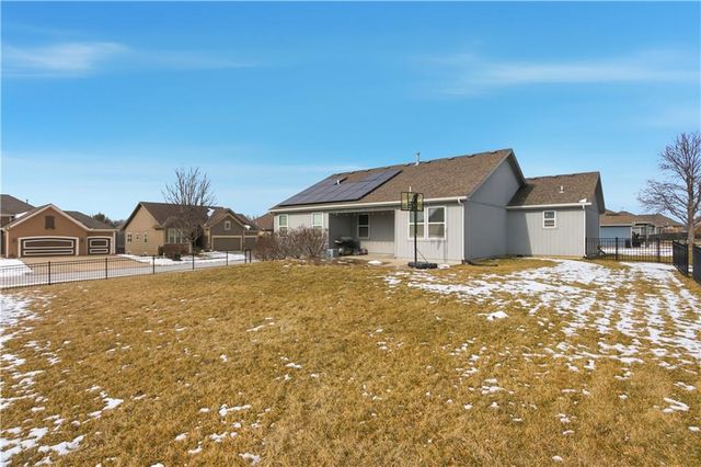 14223 Amanda Lane, Basehor, KS 66007