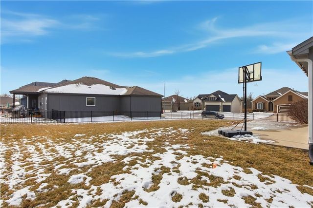 14223 Amanda Lane, Basehor, KS 66007