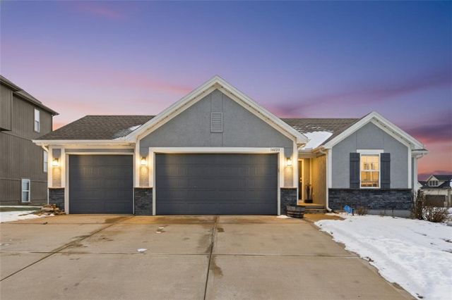 14223 Amanda Lane, Basehor, KS 66007