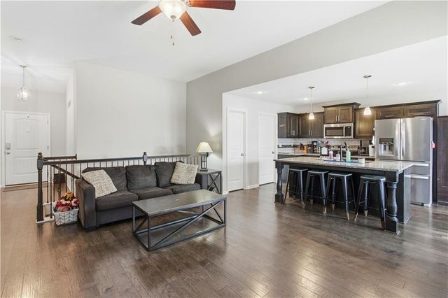 14223 Amanda Lane, Basehor, KS 66007