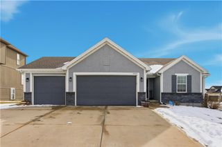 14223 Amanda Lane, Basehor, KS 66007