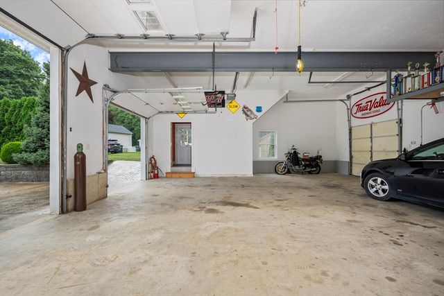 70 Ellis Road, Southbridge, MA 01550